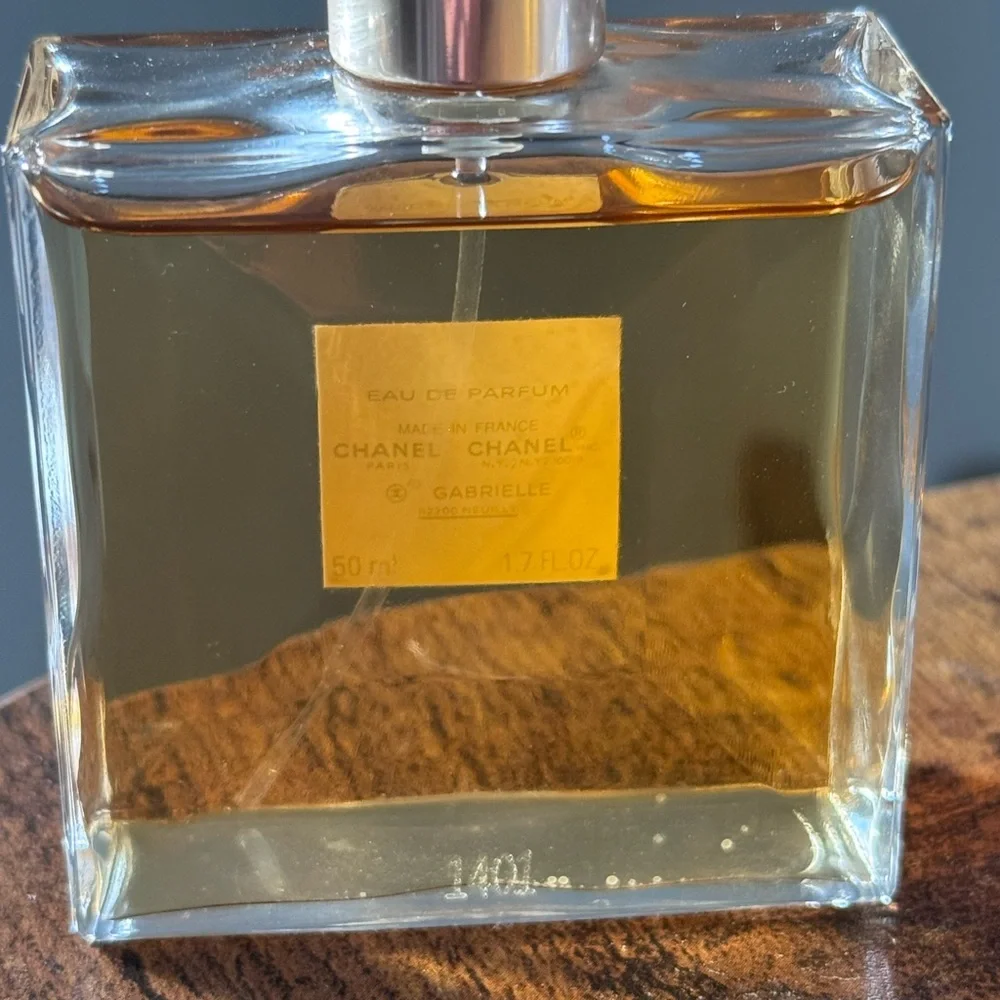 GABRIELLE CHANEL Eau de Parfum Spray 1.07 Fl Oz - Picture 5 of 6